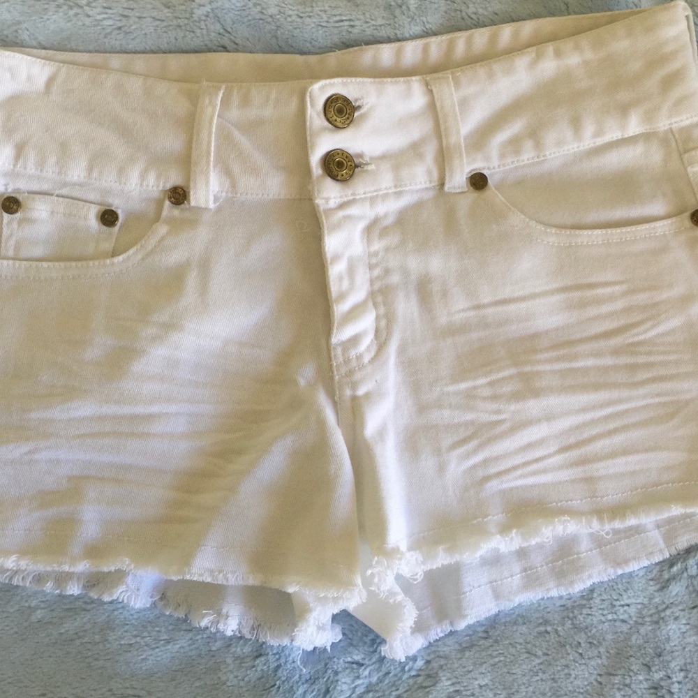 Refuge distressed shorts ✨ Great Condition!